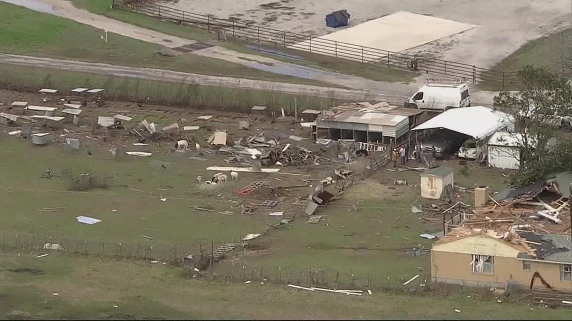 Tornado causes extensive damage to homes near Decatur | wfaa.com