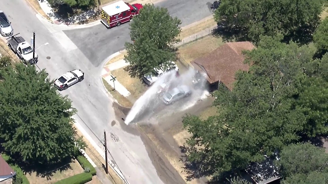 Water main break leads to flooding at Dallas man's home