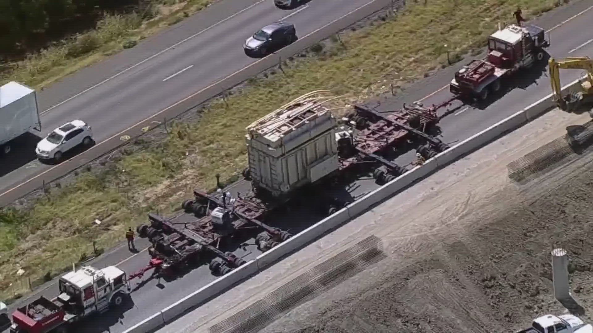 A 620,000 lb. transformer passed through Terrell, Forney, Sunnyvale and Mesquite on Friday afternoon. The delivery forced lanes along Highway 80 to close.