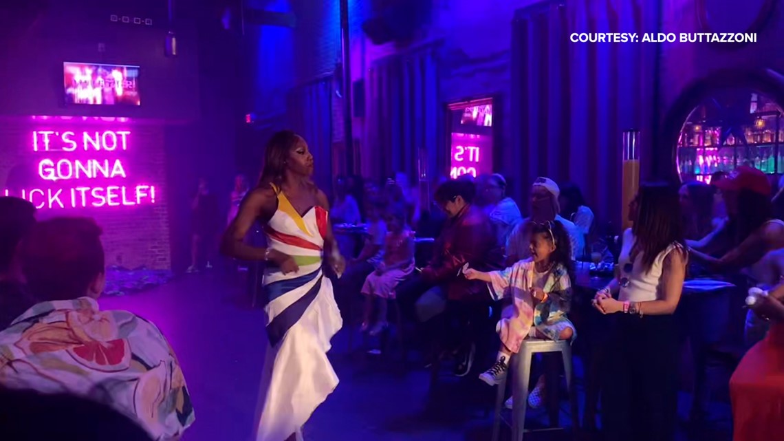 Dallas protesters show up to drag show for kids 