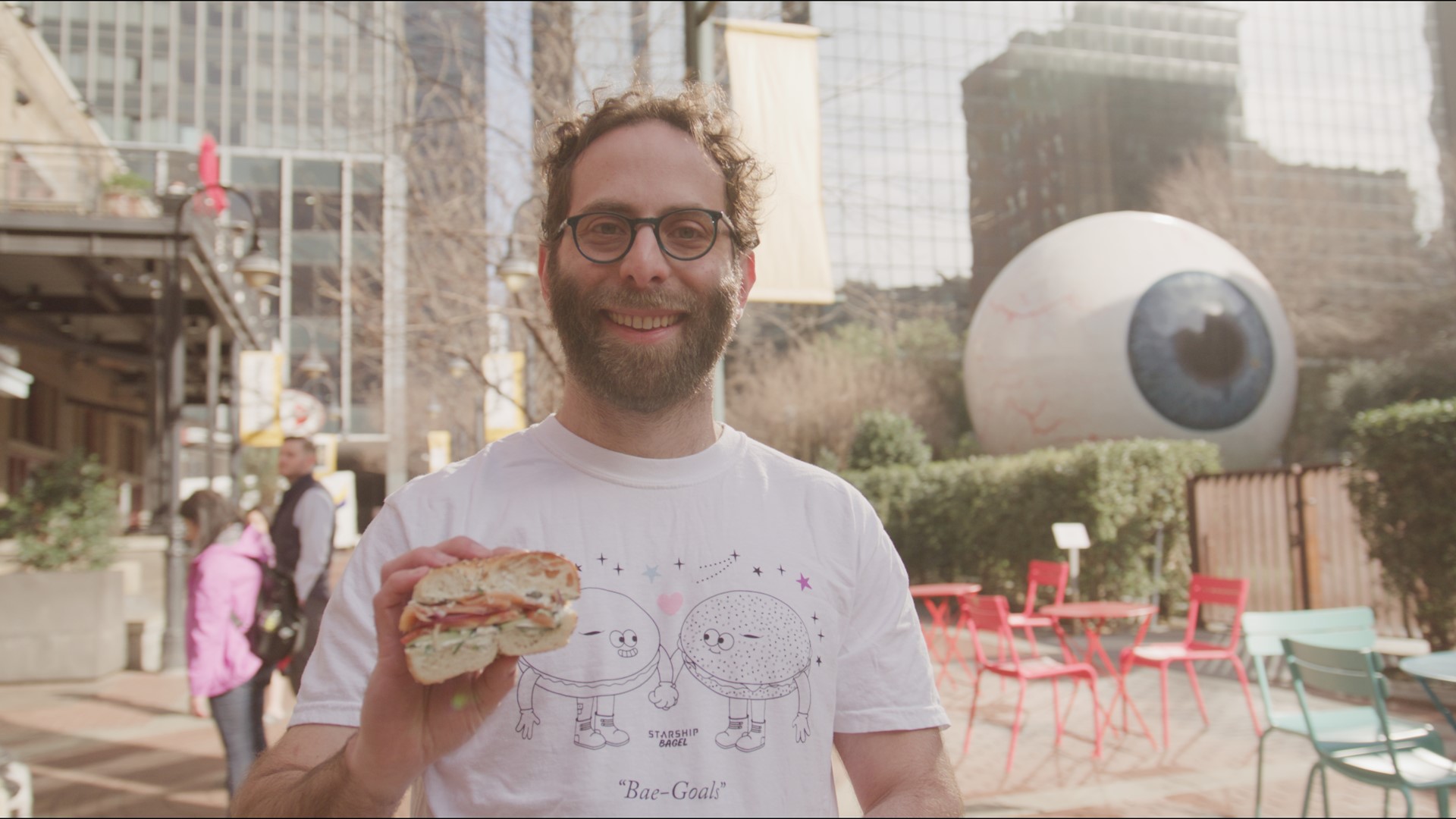 See how Oren Salomon's Starship Bagel is even impressing the NY transplants.