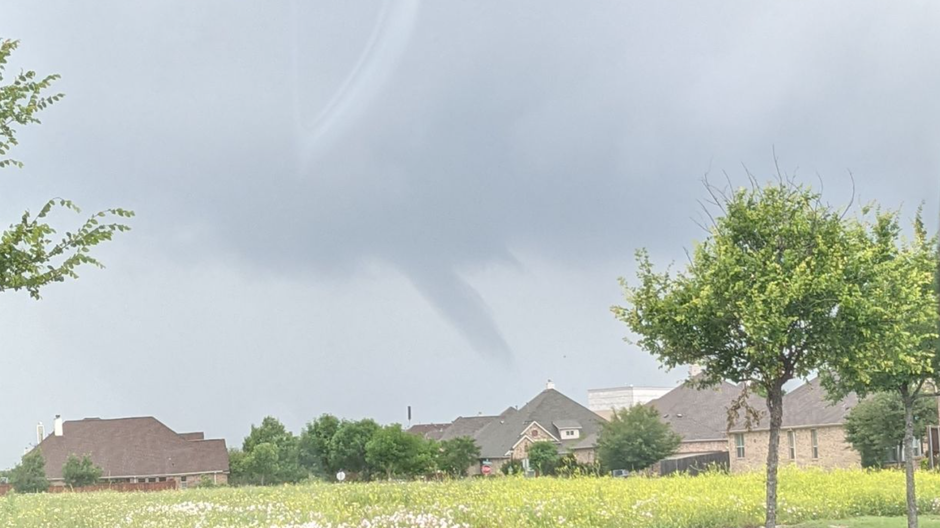 Tropical funnel clouds spotted in North Texas | wfaa.com