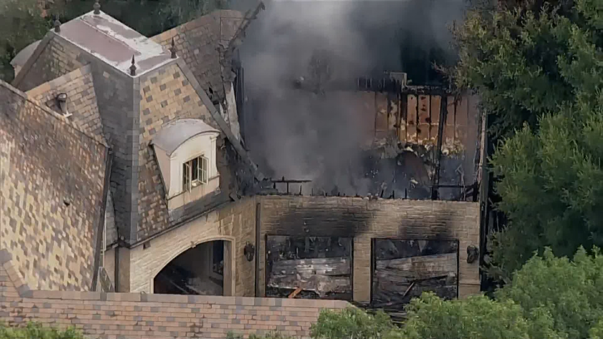 かみなり明かり Texas mansion catches fire after possible lightning strike | wfaa.com