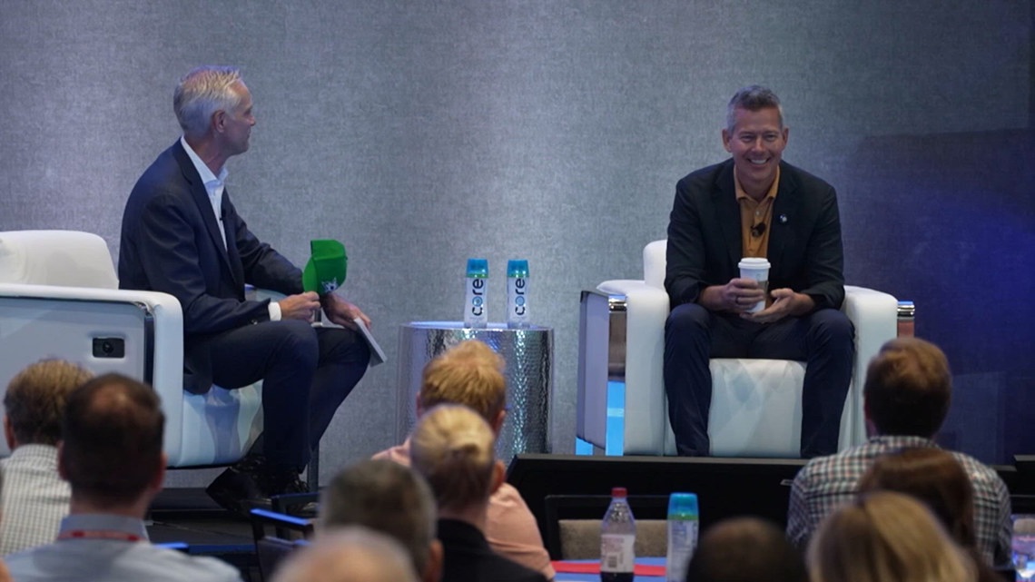 American Airlines CEO and US Transportation Secretary meet in Fort ...