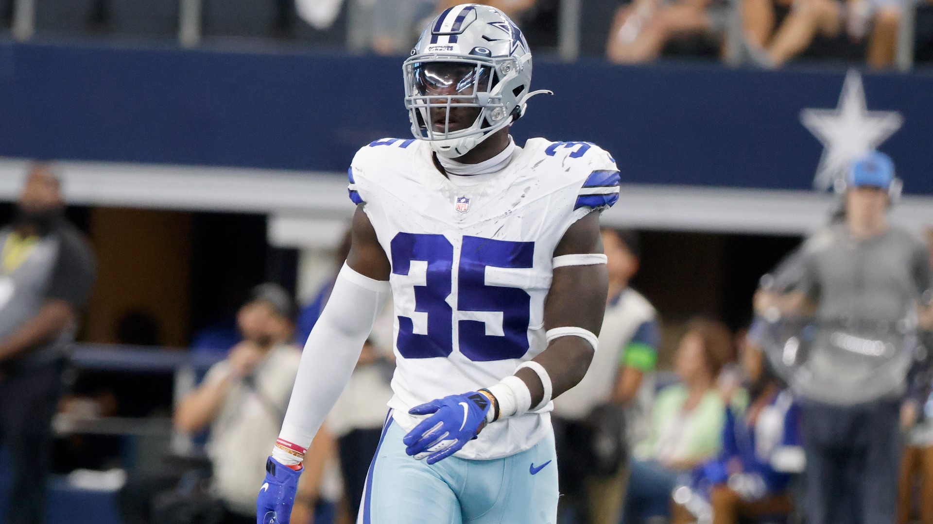 DeMarvion Overshown Injury: Dallas Cowboys Rookie Has Torn ACL | Wfaa.com