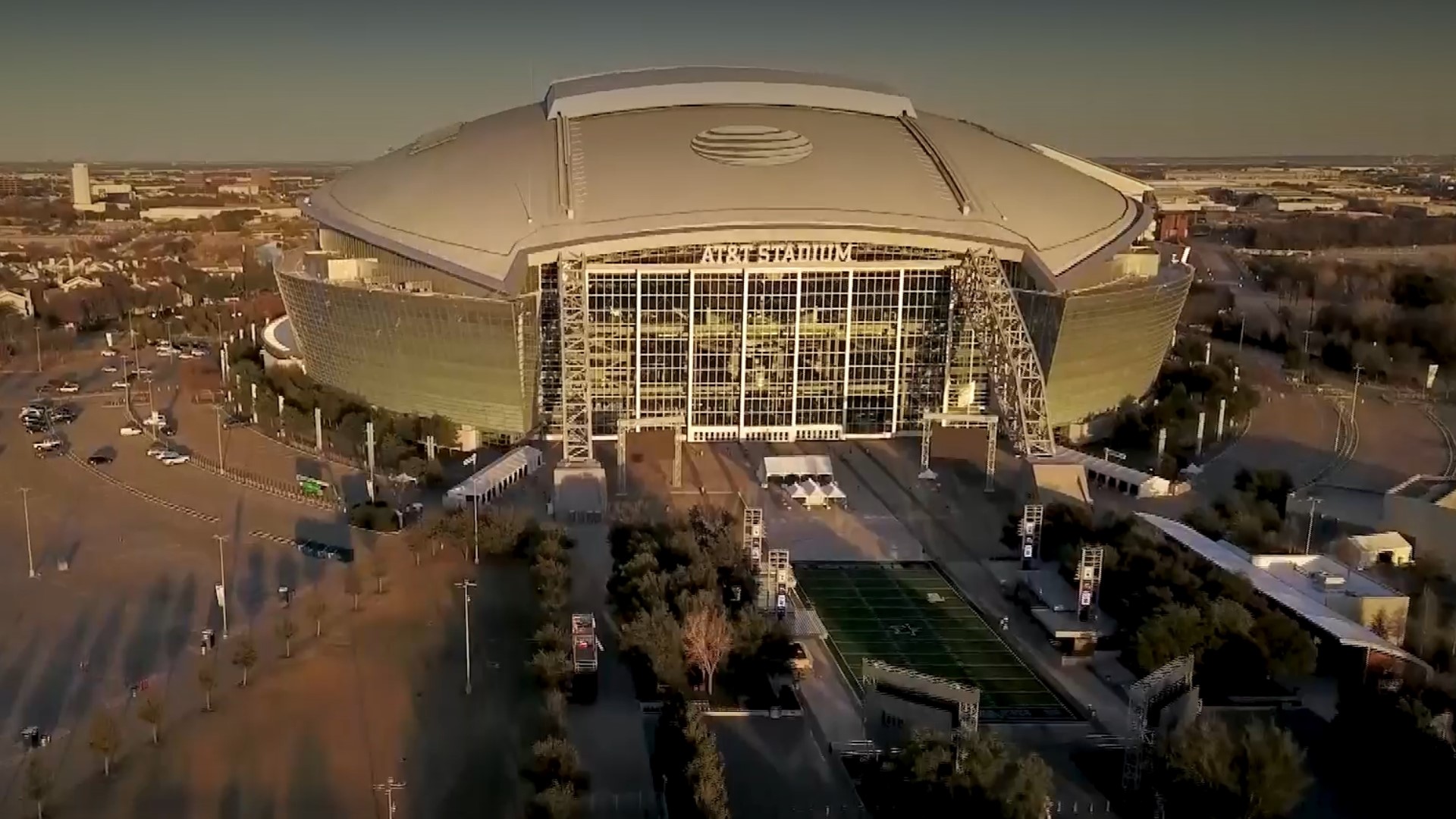 “Would it be hard? Yes. Would it be possible? Yes,” said Tara Green, chief operating officer of the host committee for the 2011 Super Bowl held at AT&T Stadium.