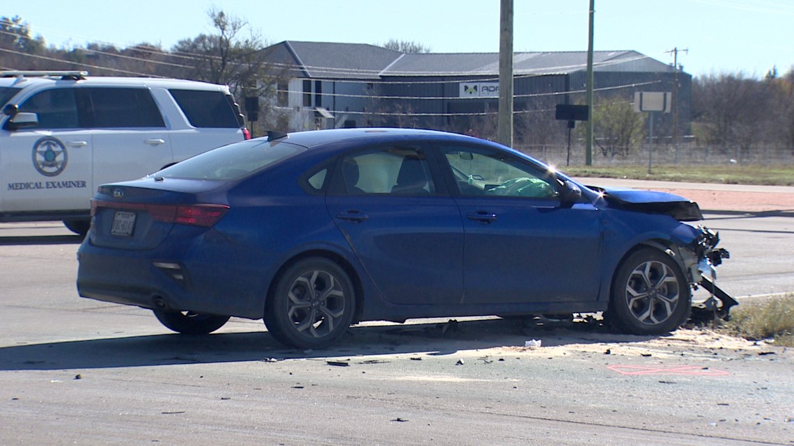 Weatherford Police shoot, kill driver of suspected stolen vehicle
