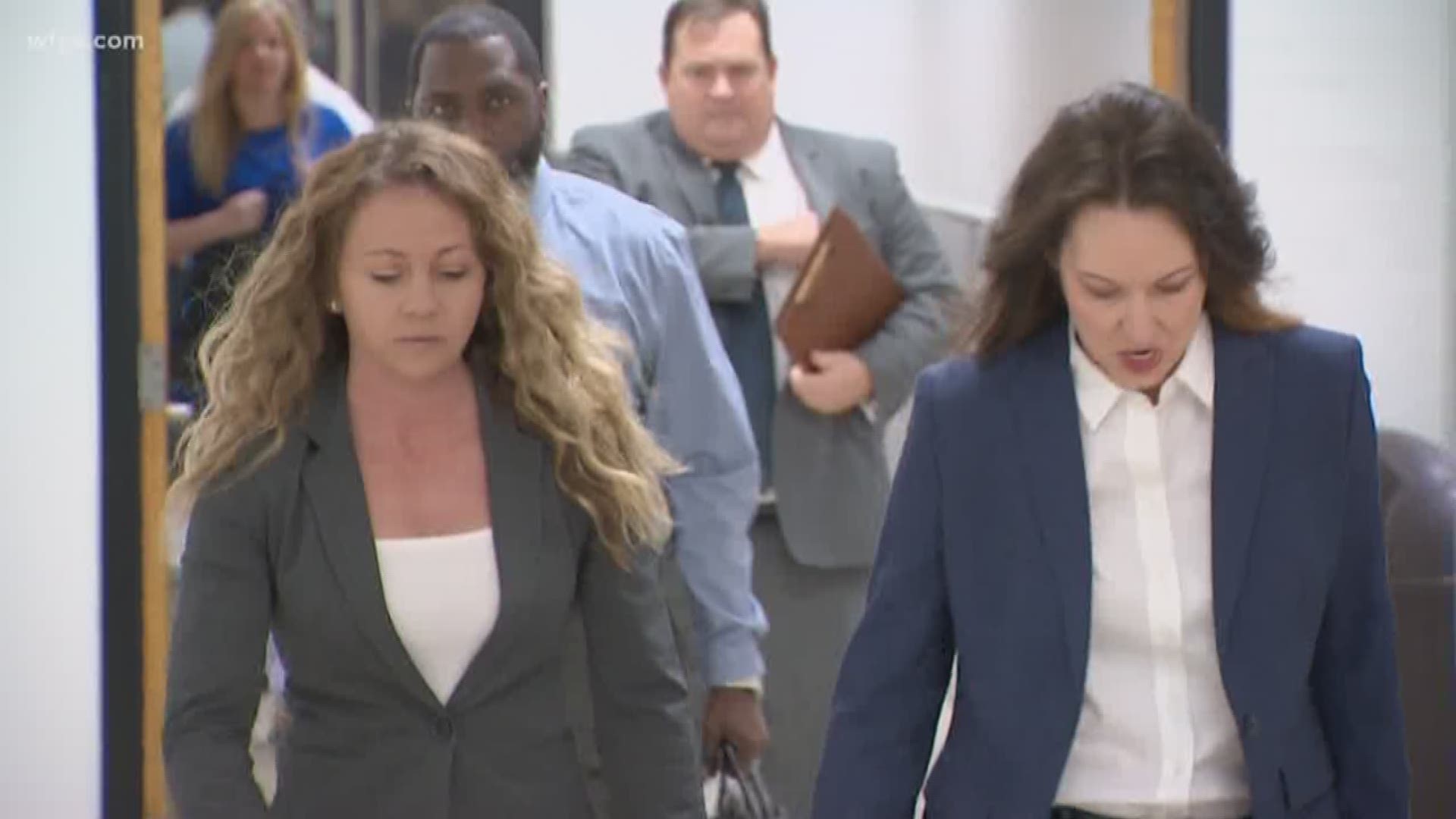 Former officer Amber Guyger charged in Botham Jean shooting appears in court