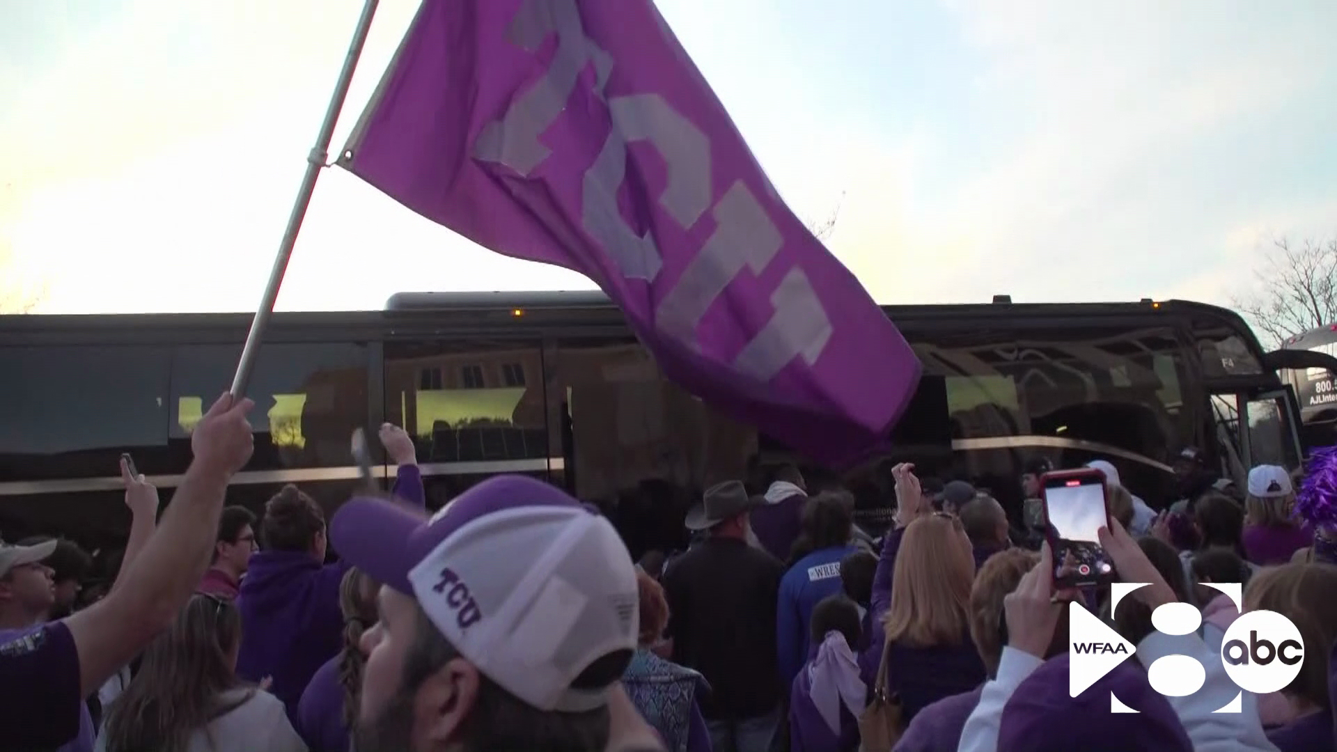 TCU fans greeted the football team's return home after winning in the Fiesta Bowl.