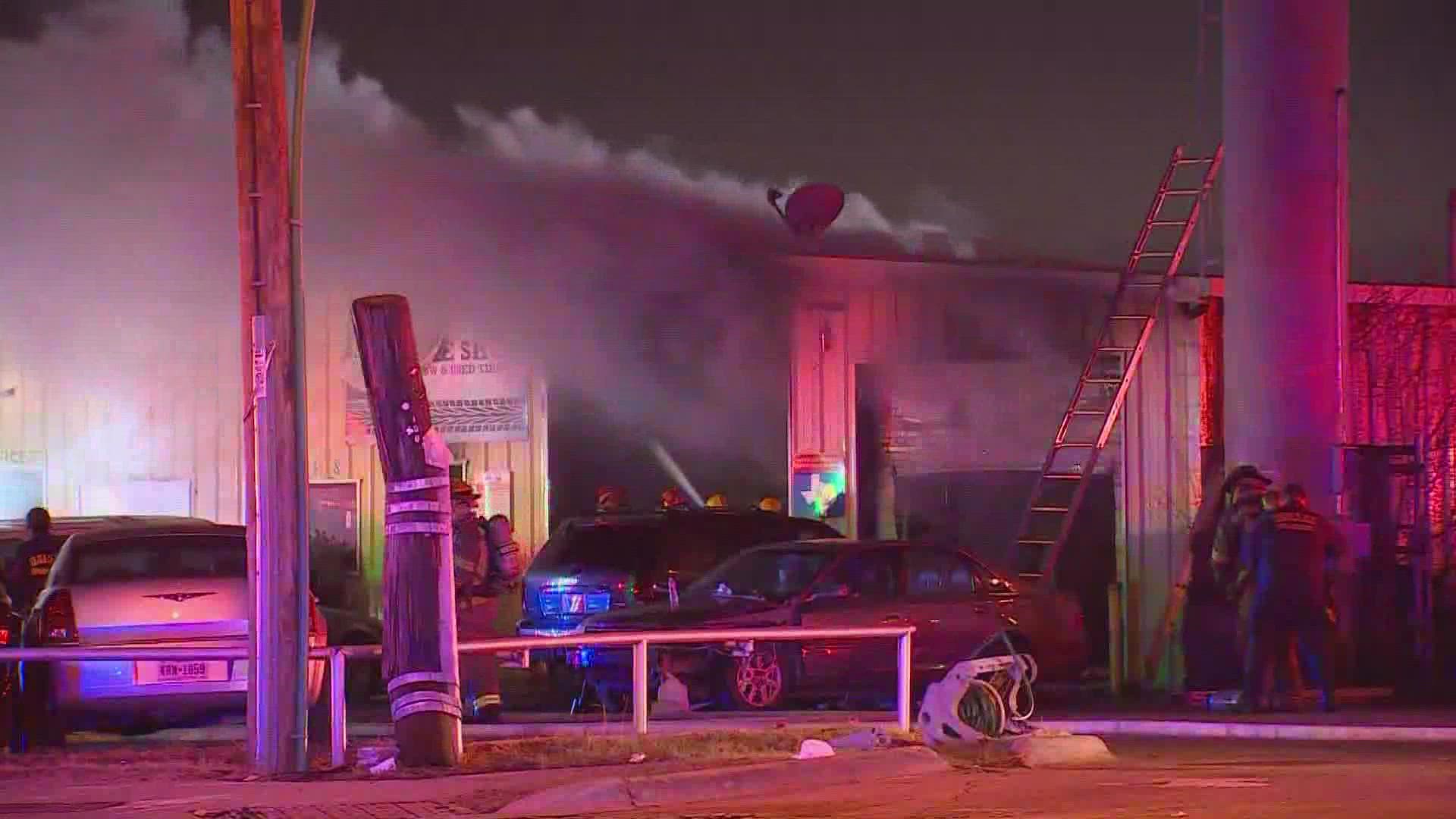 Fire Breaks Out At Dallas Auto Repair Business Wfaa