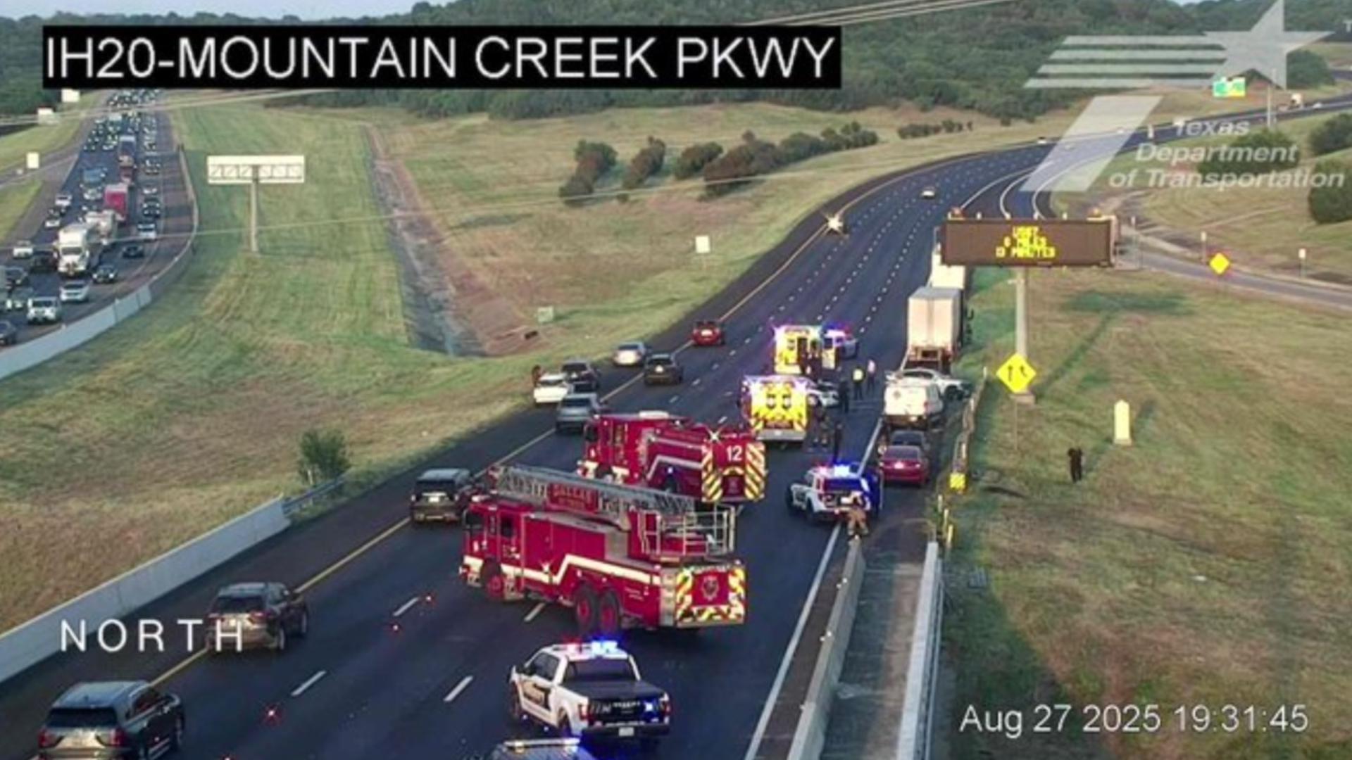 Major crash on I-20 in Dallas involves deputy's squad car | wfaa.com