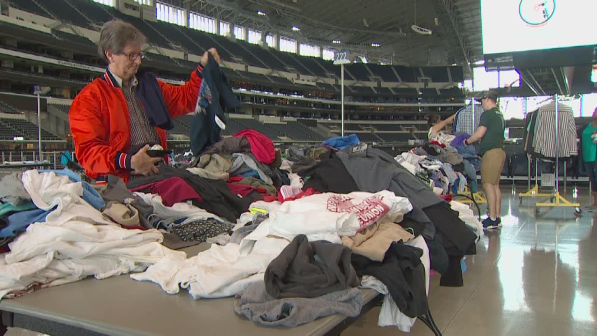 Dallas Cowboys host yard sale