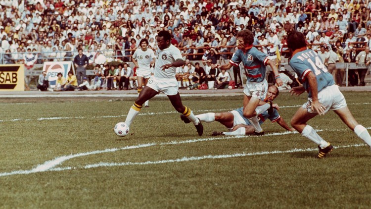 Late soccer legend Pelé made his NASL debut against Dallas Tornado