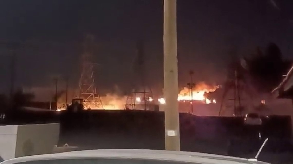 Fort Worth fire: Crews battling blaze at commercial structure - Vimarsana News