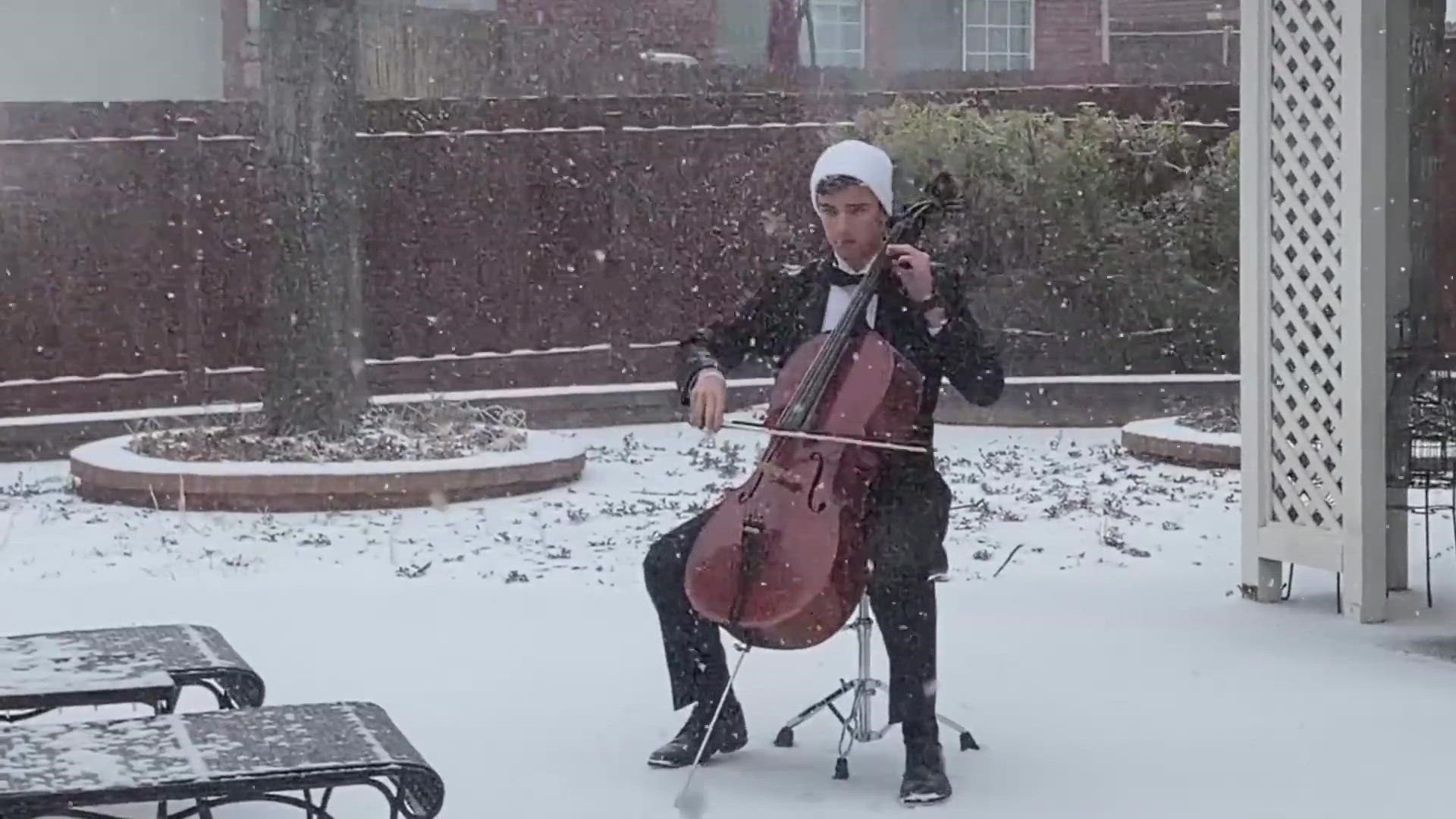 Andrew Taylor(15) put on his nicest Tux and beanie & performed a cello concert in the middle of the snow storm
Credit: Andrew’s older sister, Rachel