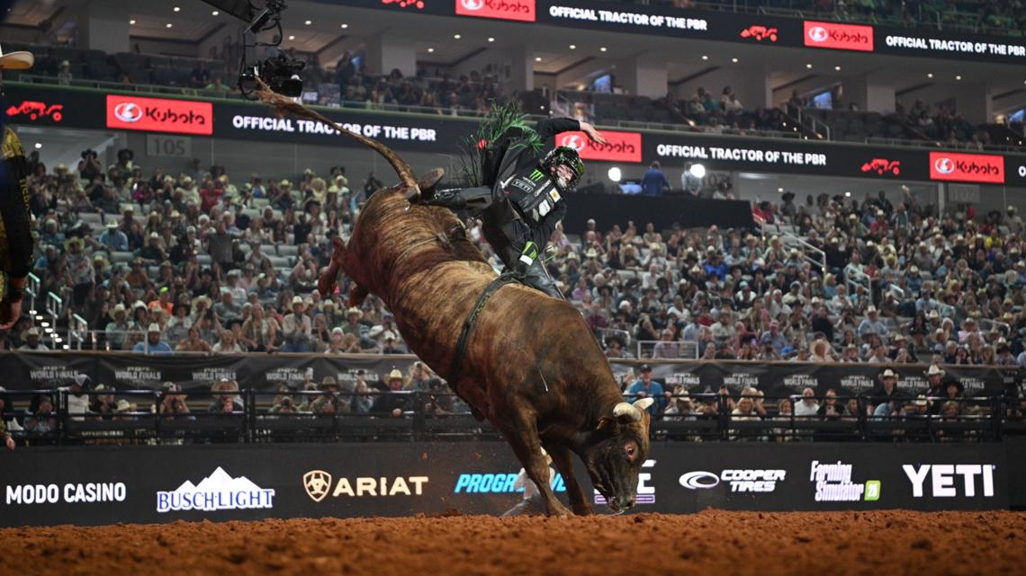 20-year-old North Texan wins PBR World Finals, named top rider in the world