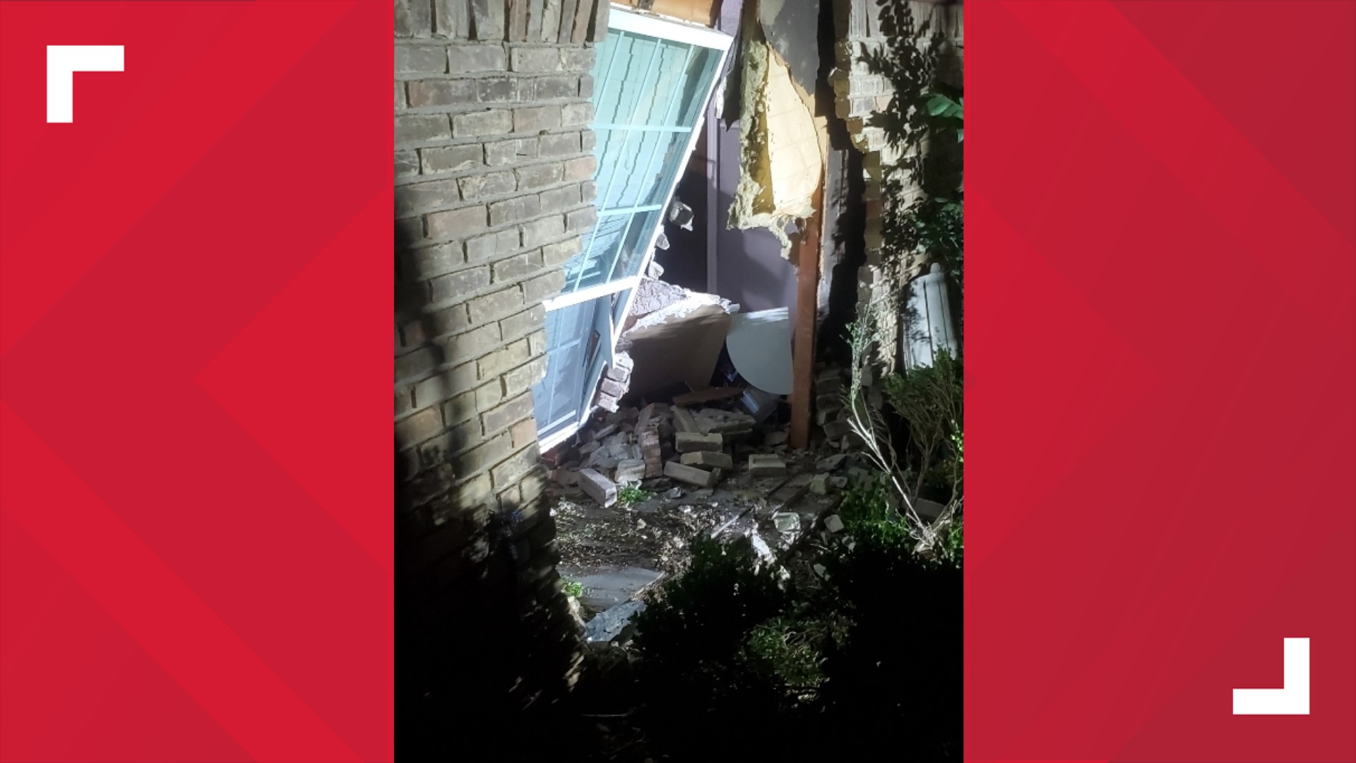Fort Worth PD investigating after driver crashes into home | wfaa.com