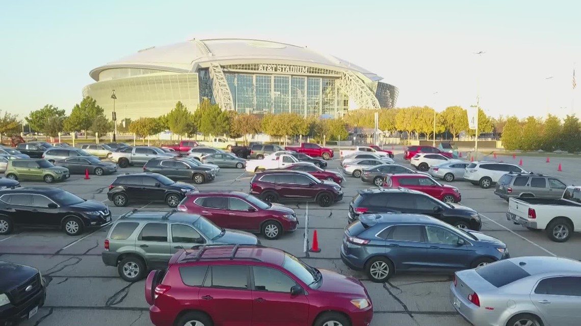 Dallas Cowboys Thanksgiving meal at AT&T Stadium