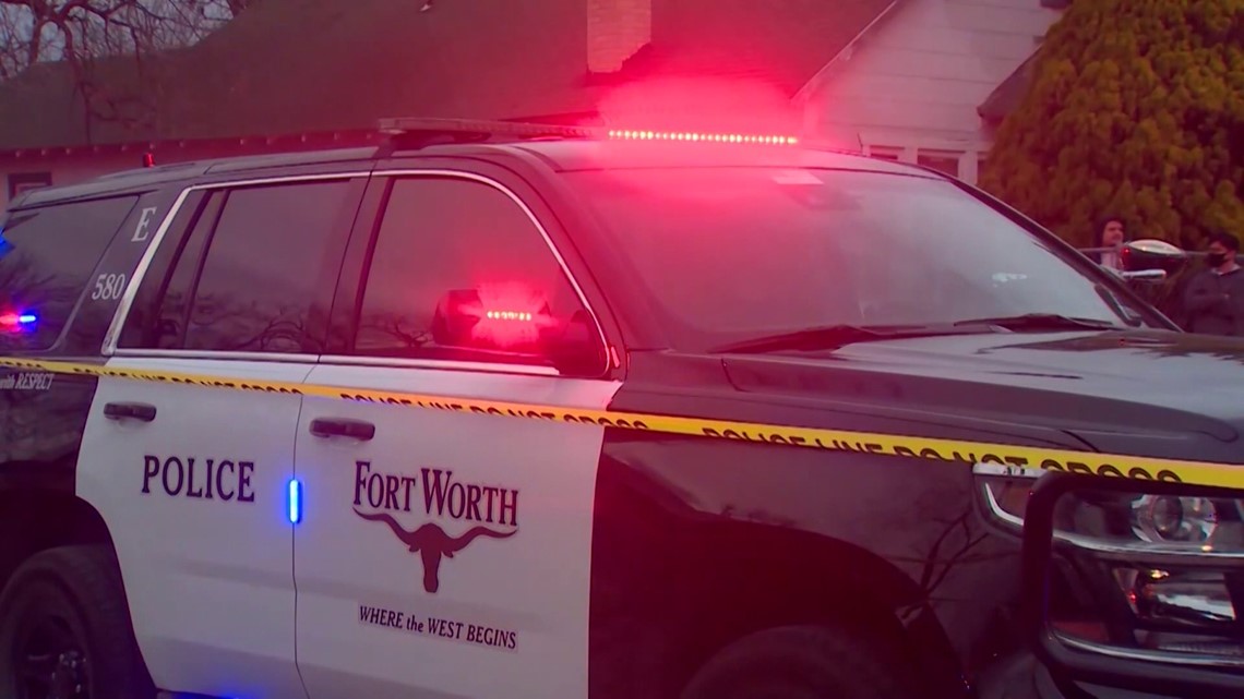 Two injured in Fort Worth police chase