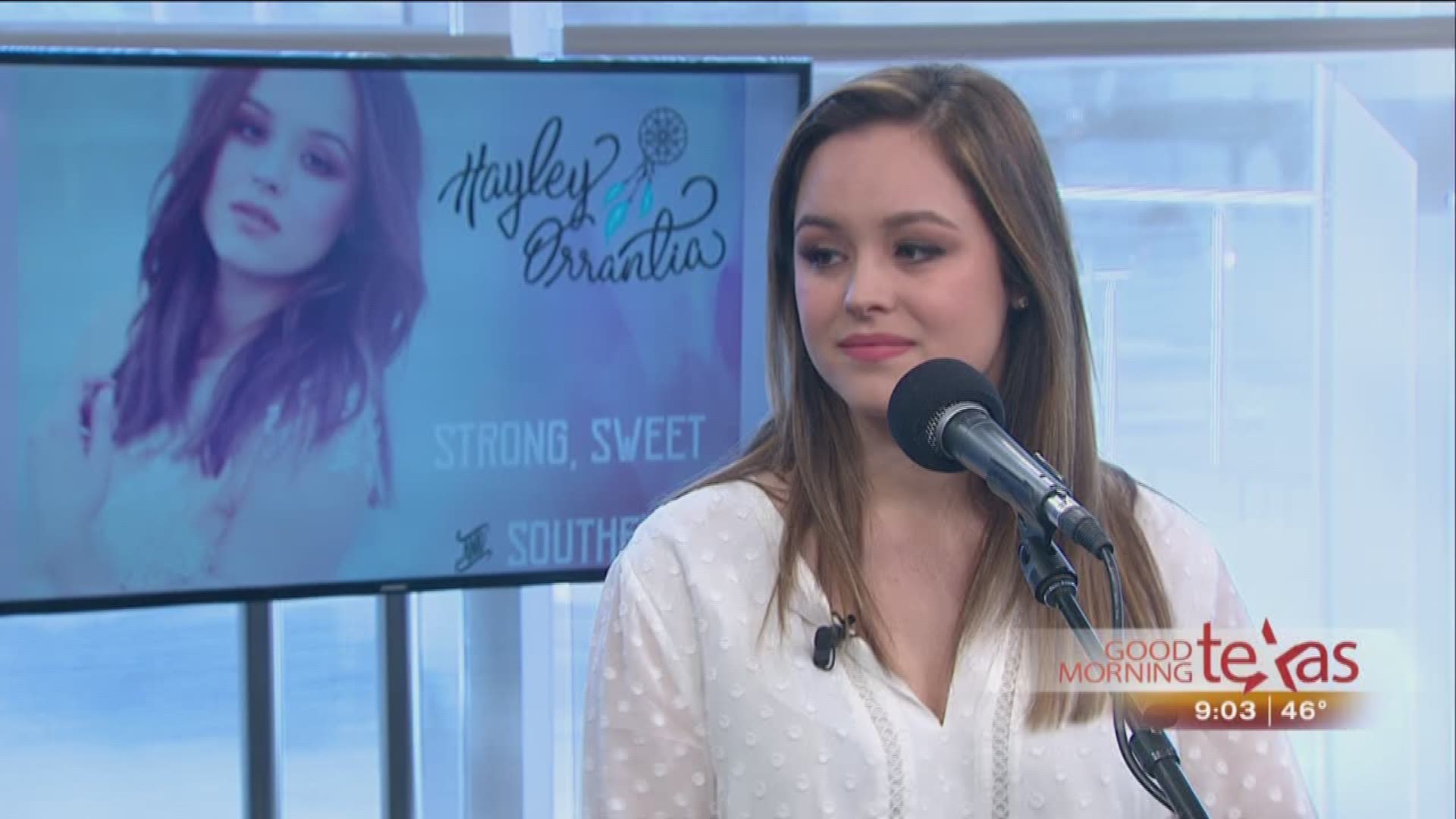 Goldbergs Star and North Texas Native Hayley Orrantia performs "The Way You Want It To"