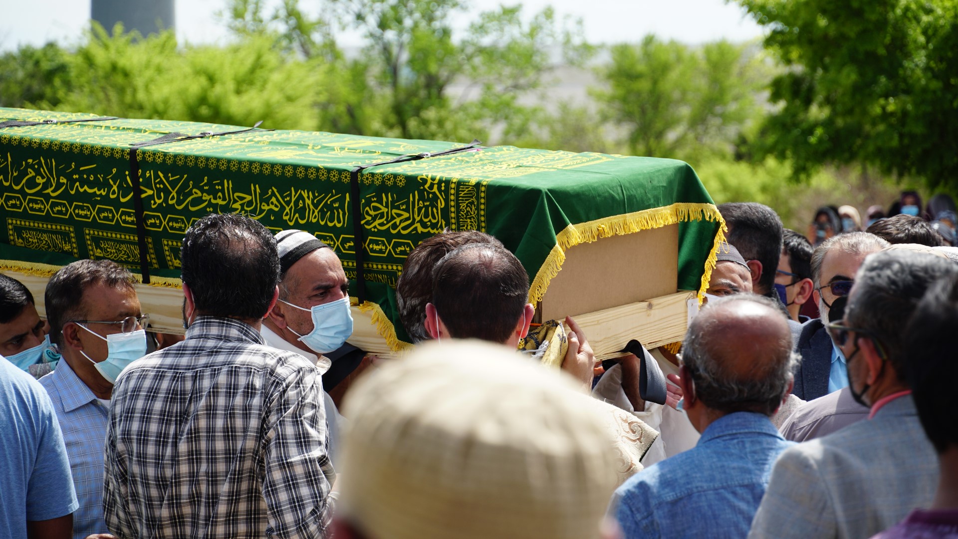 Hundreds gather in Allen for funeral of 6 family members who died by