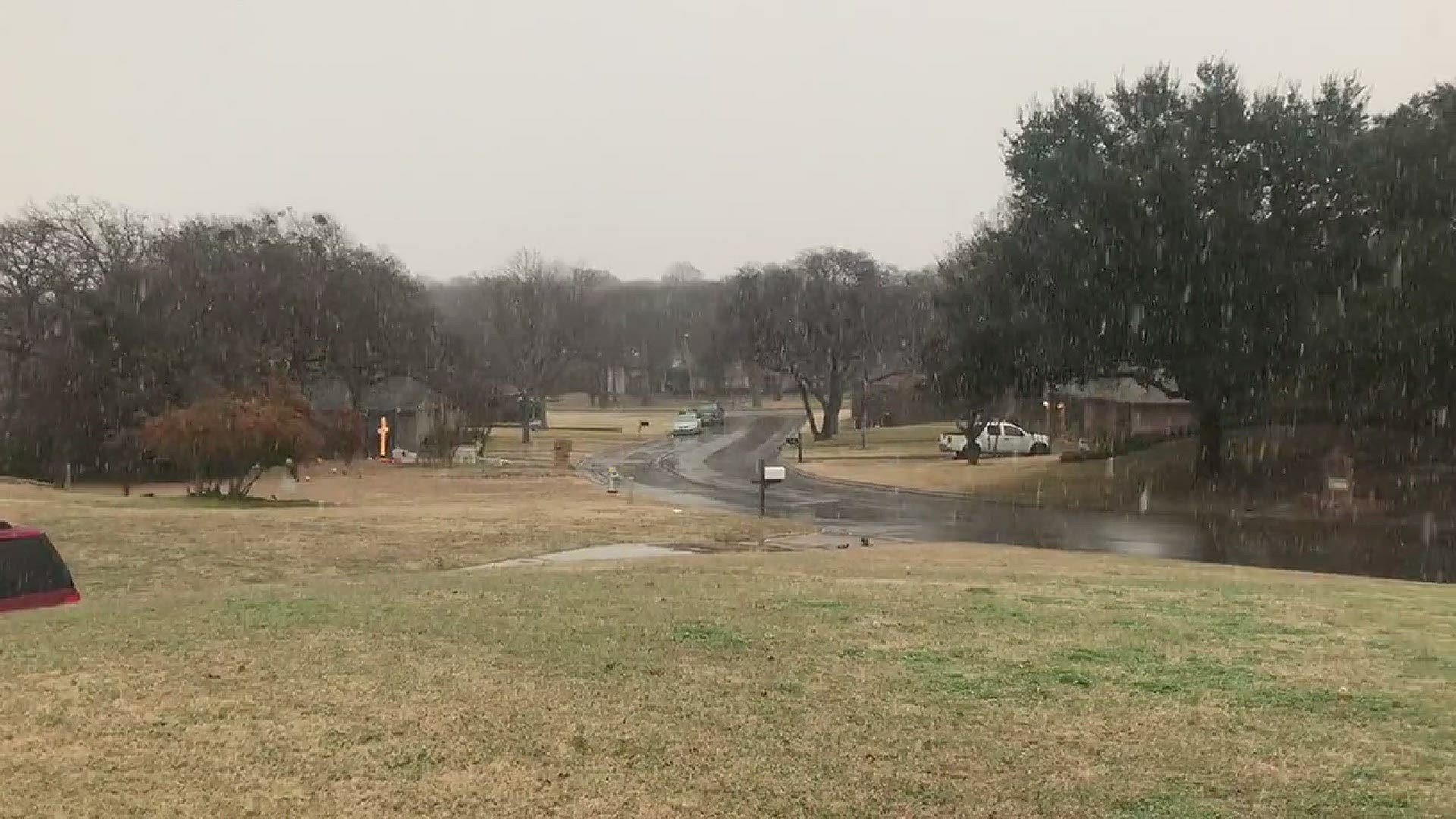 Start snowing in Burleson