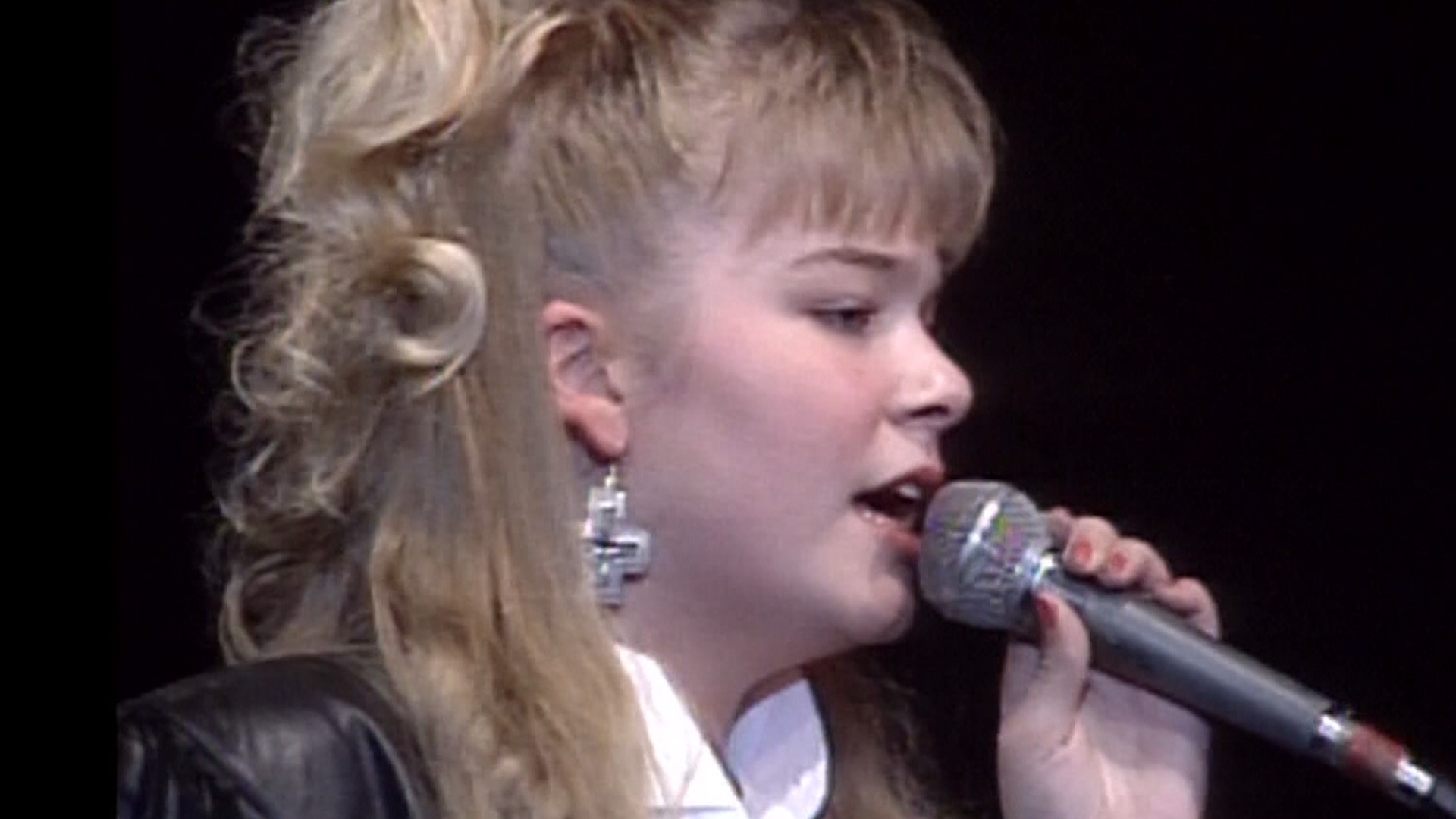 Country music great LeAnn Rimes grew up in Garland, Texas. Here is an interview she did with WFAA as a young girl in 1995.