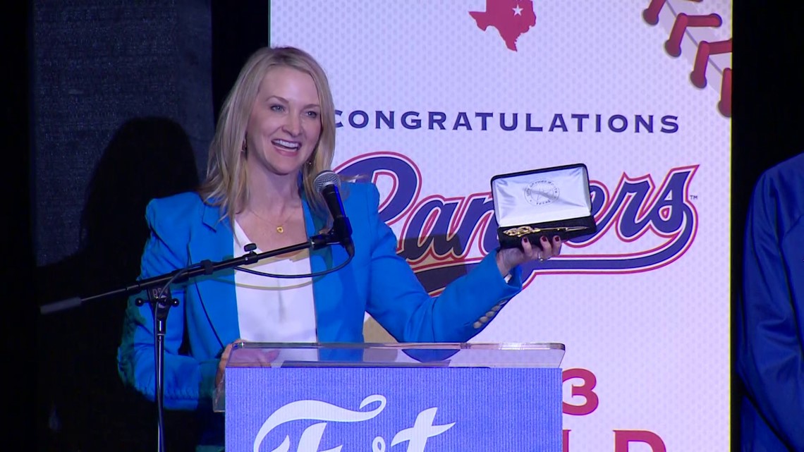 Texas Rangers presented key to city of Fort Worth by Mayor Parker ...