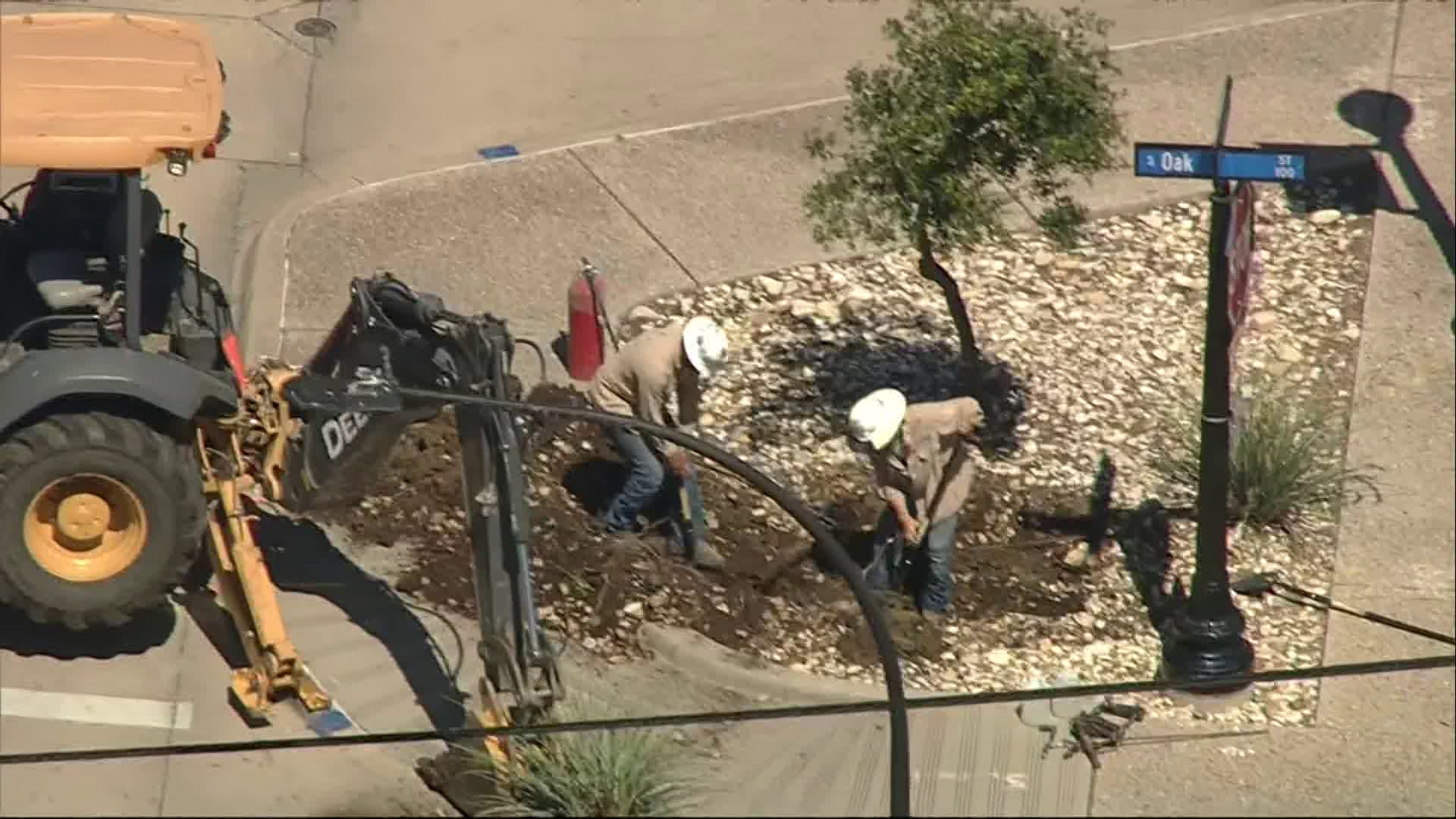 Gas leak prompts evacuations in Downtown Arlington, police say wfaa