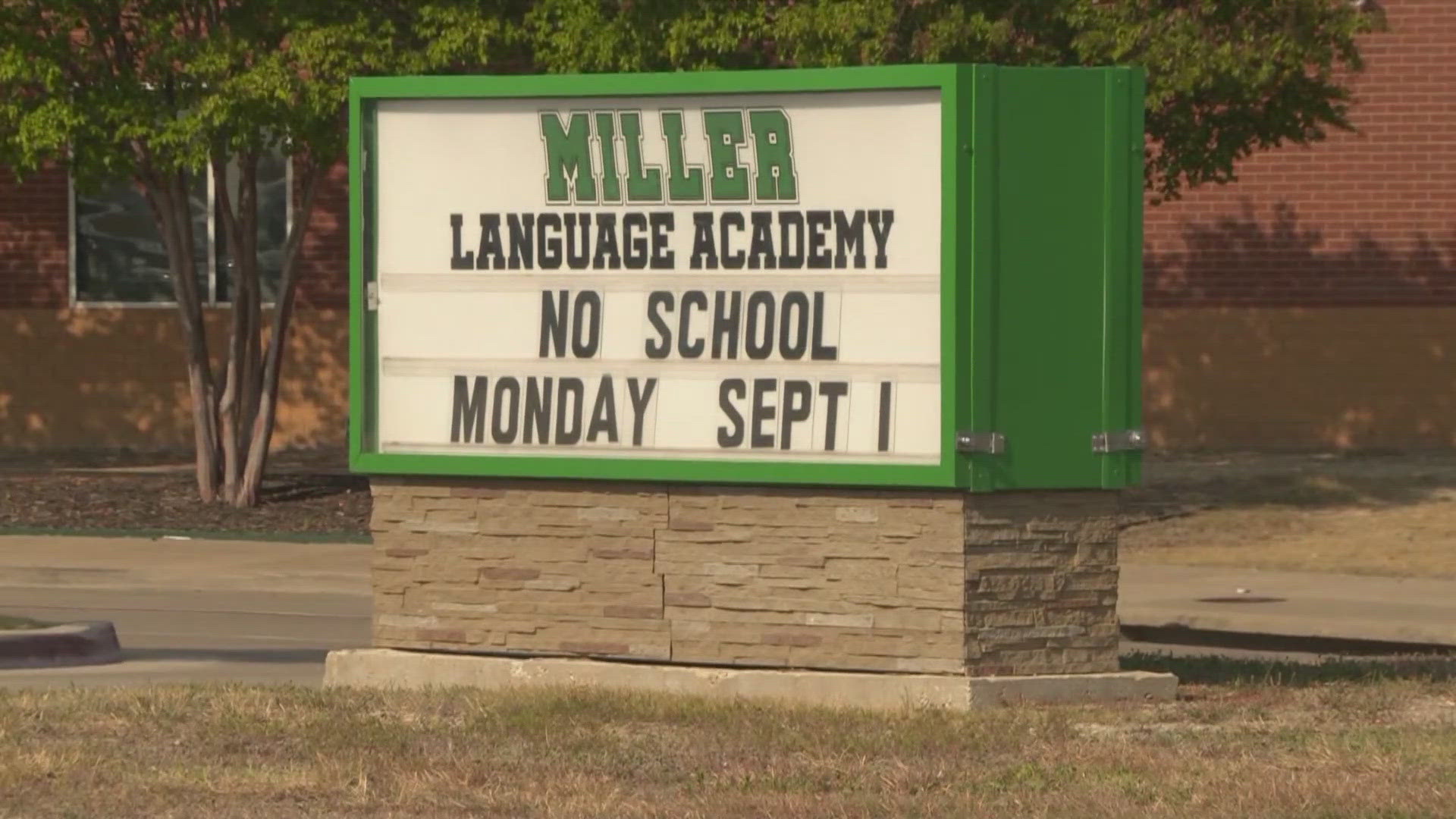 After 5 consecutive years of one school receiving an F rating, Lake Worth ISD could be taken over by the state, per Texas law.