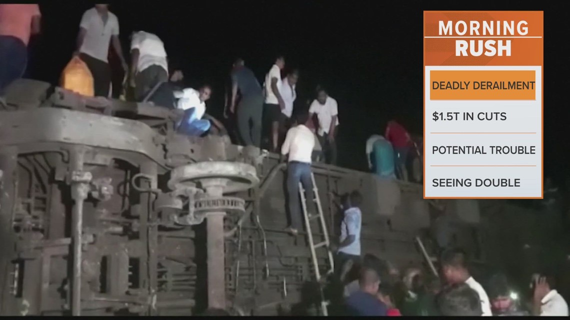 More than 280 killed, 900 hurt in India train crash