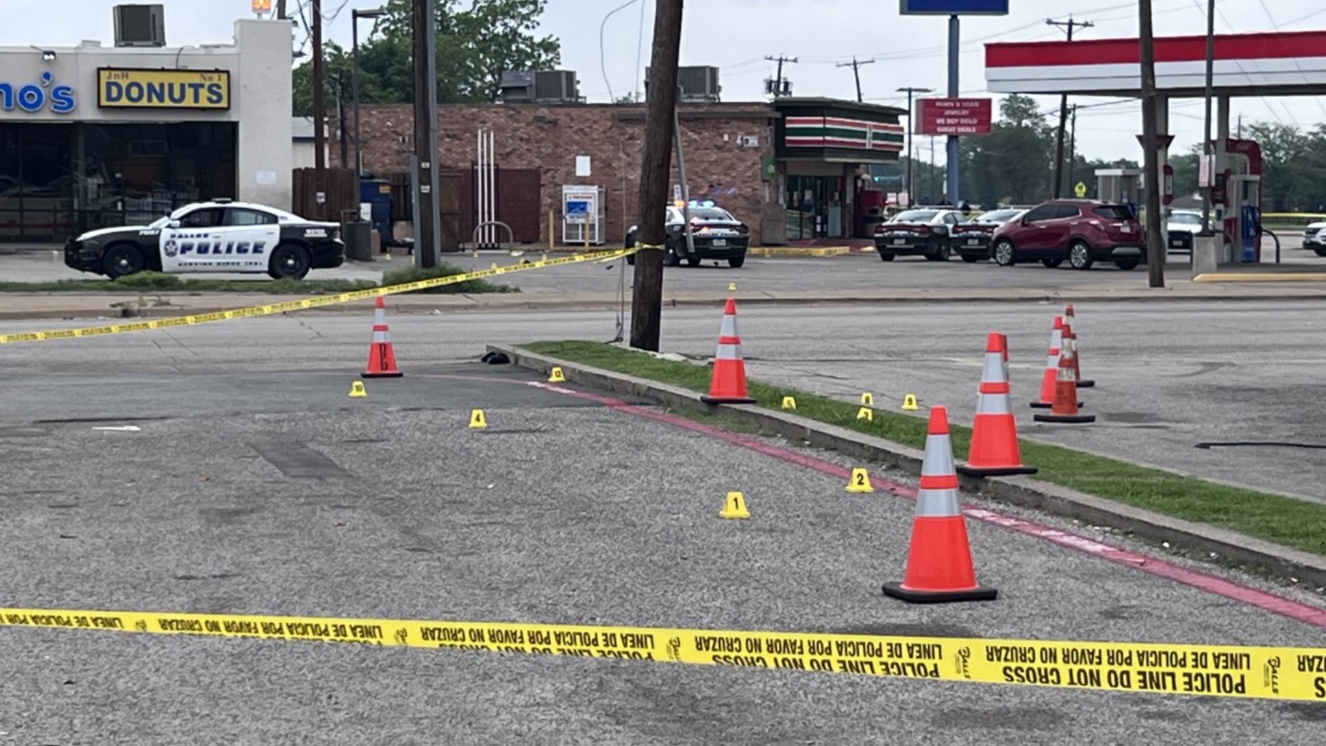 Dallas shooting One man shot near Ledbetter and Bonnie View