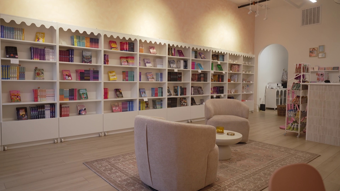 Romance-only bookstore sparks viral buzz as downtown Arlington undergoes transformation