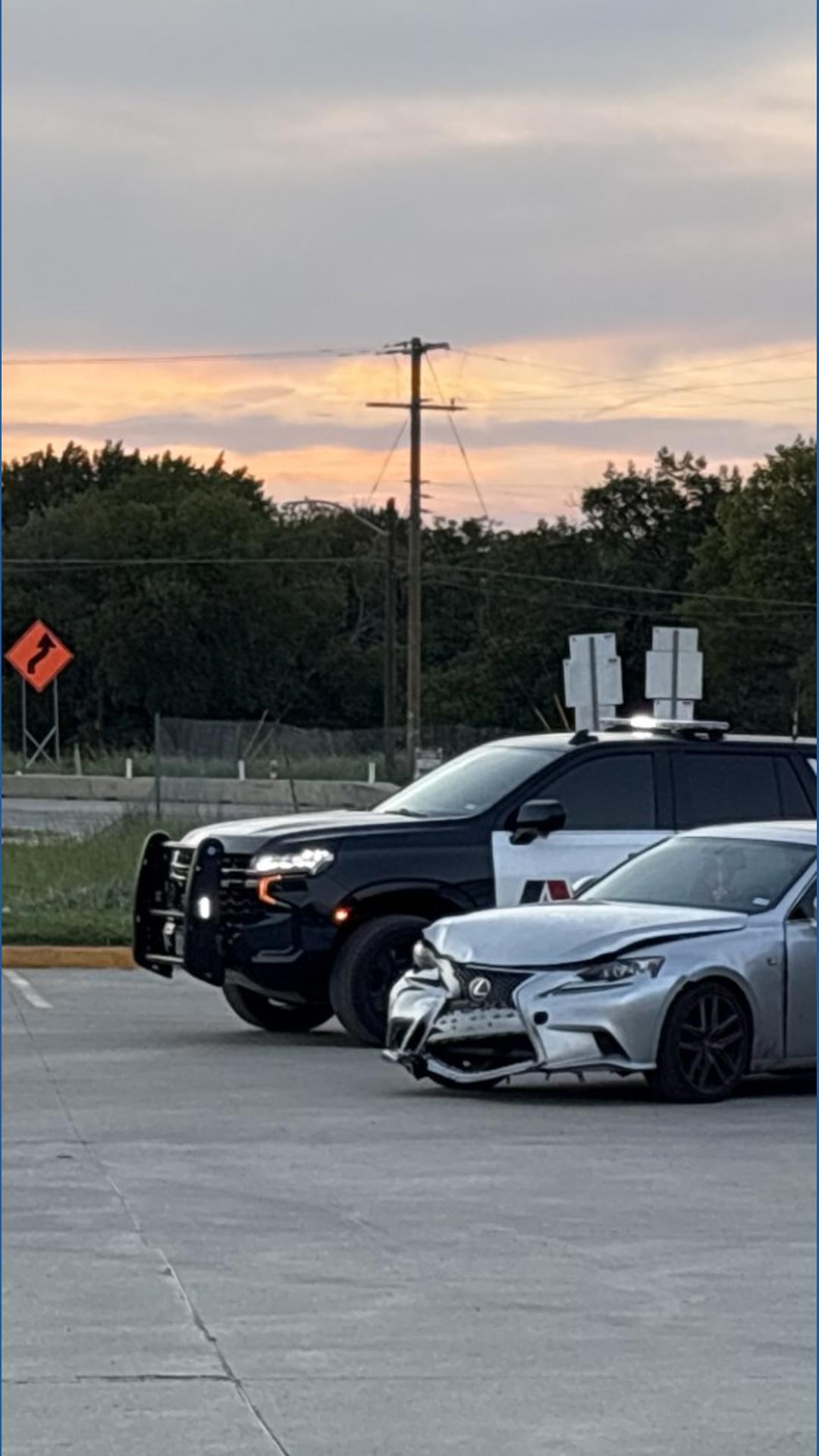 Arlington robbery leads to police chase into Fort Worth, suspect ...