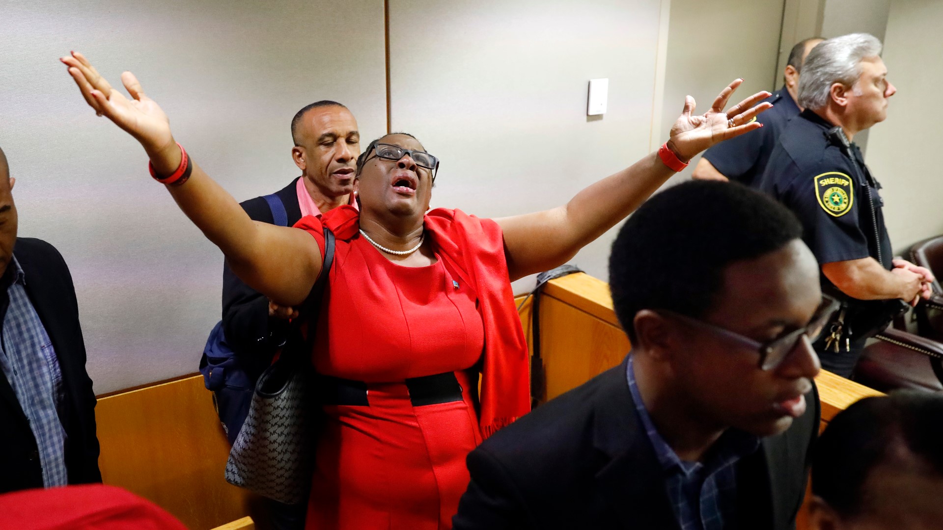 Jury finds Amber Guyger guilty of murder in shooting death of Botham