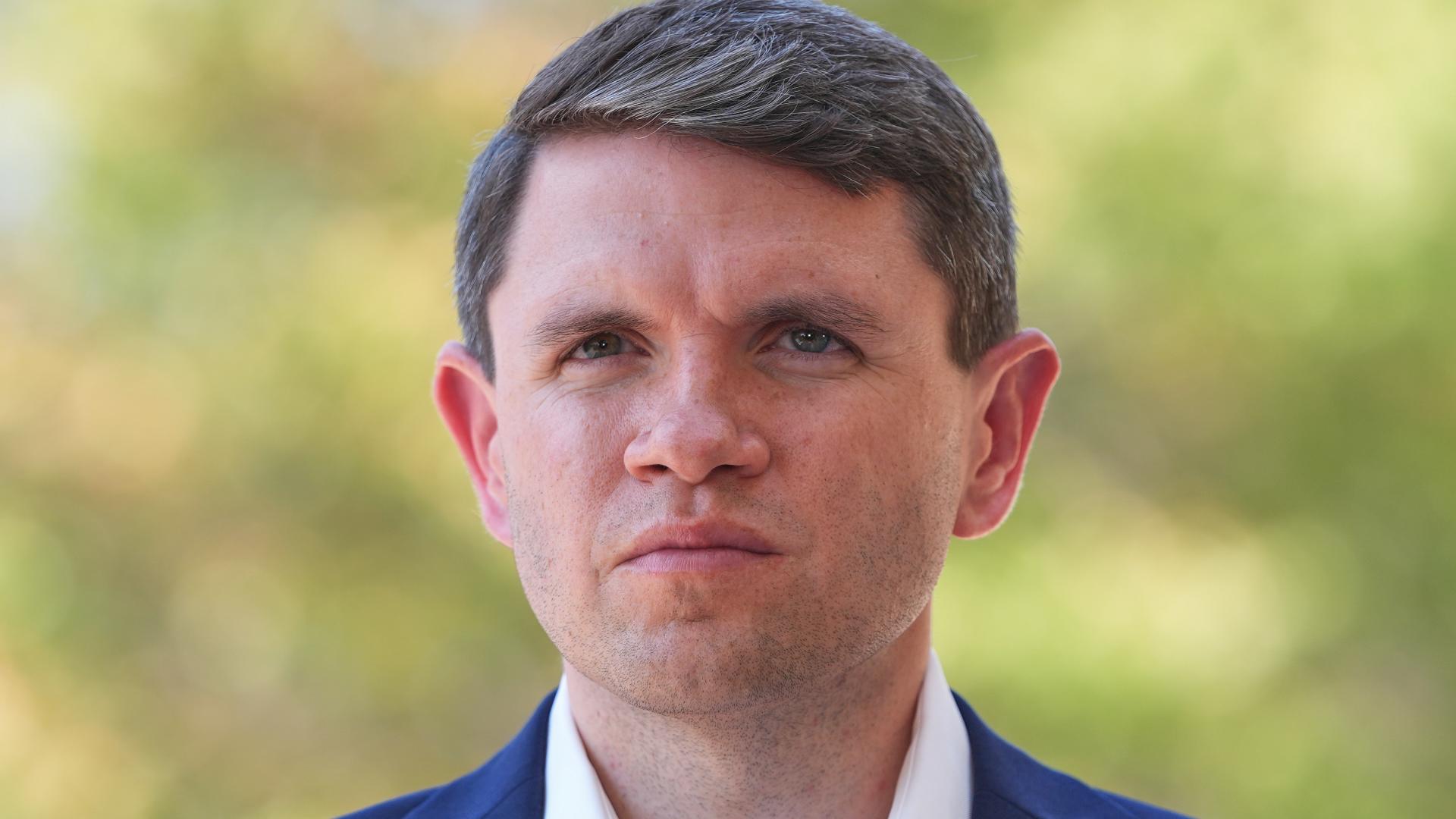 James Talarico highlights Republican support for his Senate campaign, collects food for Texas families