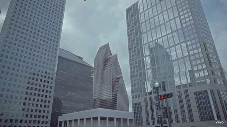 Oh Hi Dallas City Hall Makes Big Appearance In Solange Video