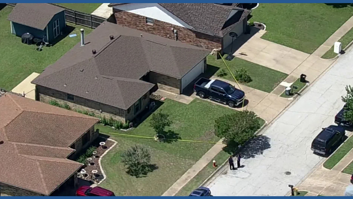 Saginaw police officers shoot man after confrontation while serving felony arrest warrant, officials say An investigation is underway after a Saginaw police officer shot a man while serving a warrant in a residential neighborhood.