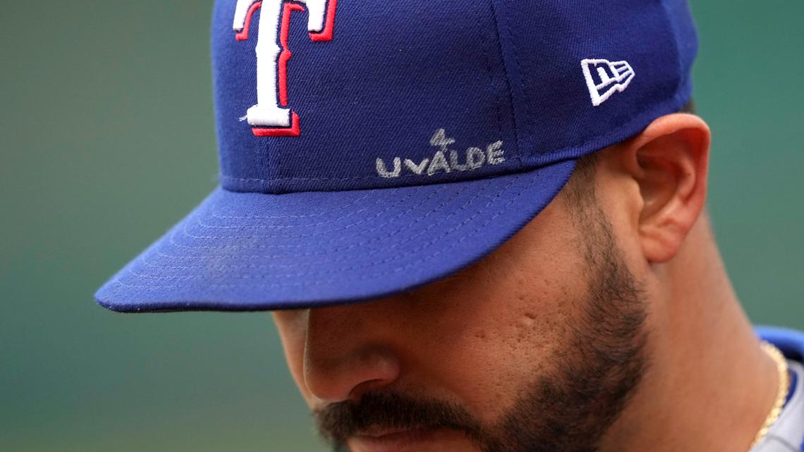 MLB honors school shooting victims with special caps