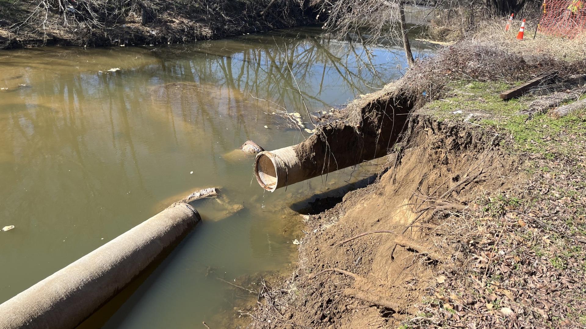 A water line break prompted the City of Lewisville to issue a boil water notice Sunday, affecting residents in the middle of the city, officials said.