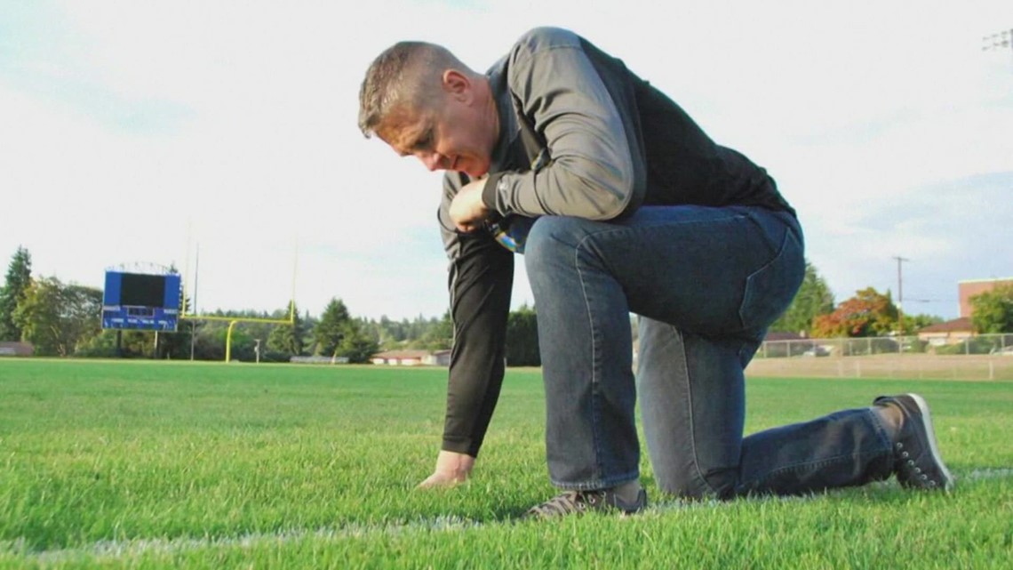 Supreme Court sides with football coach who wanted to pray on the field