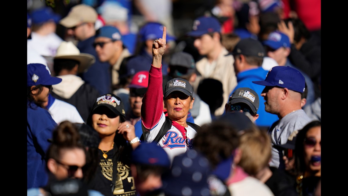 The magnetic pull of the World Series brings Cardinals fans from afar