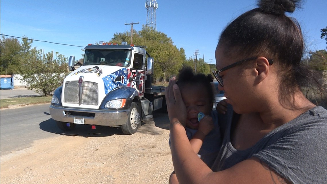 Fort Worth families left stranded, waiting for hours after cars towed