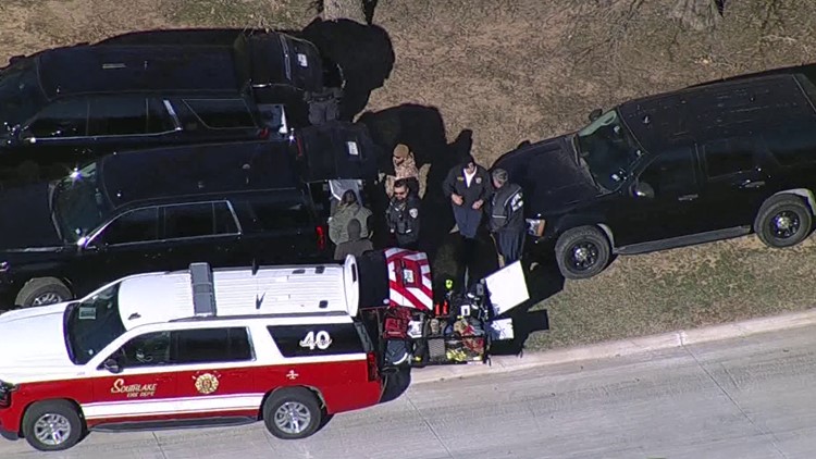 Southlake: Carroll High School evacuated after bomb threat | wfaa.com