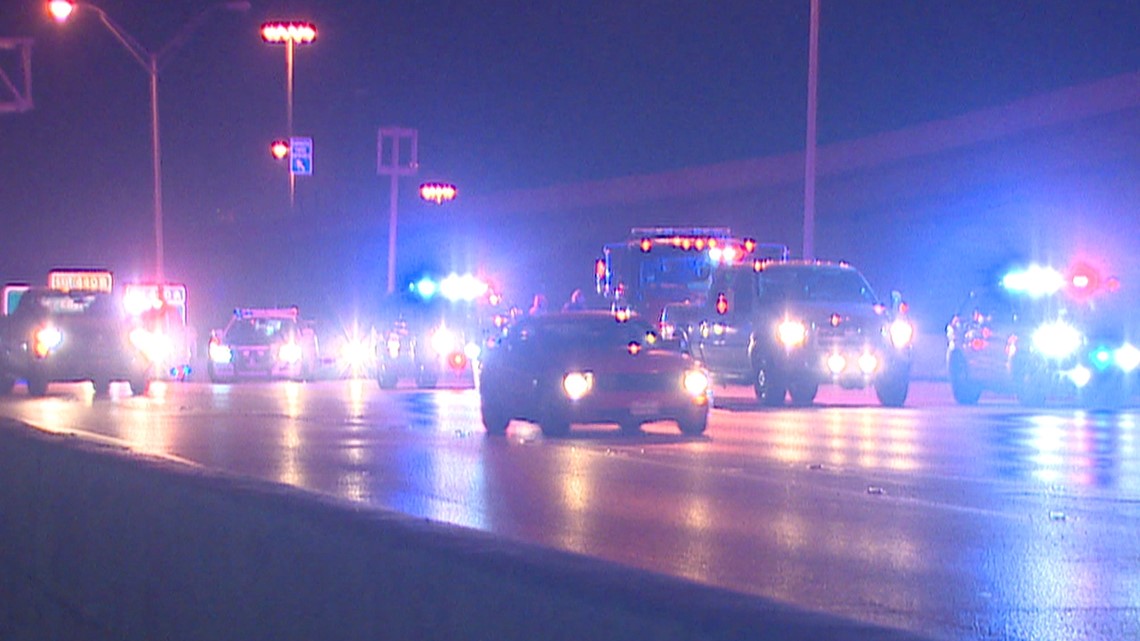 Person fatally struck while trying to cross I-35, police say | wfaa.com