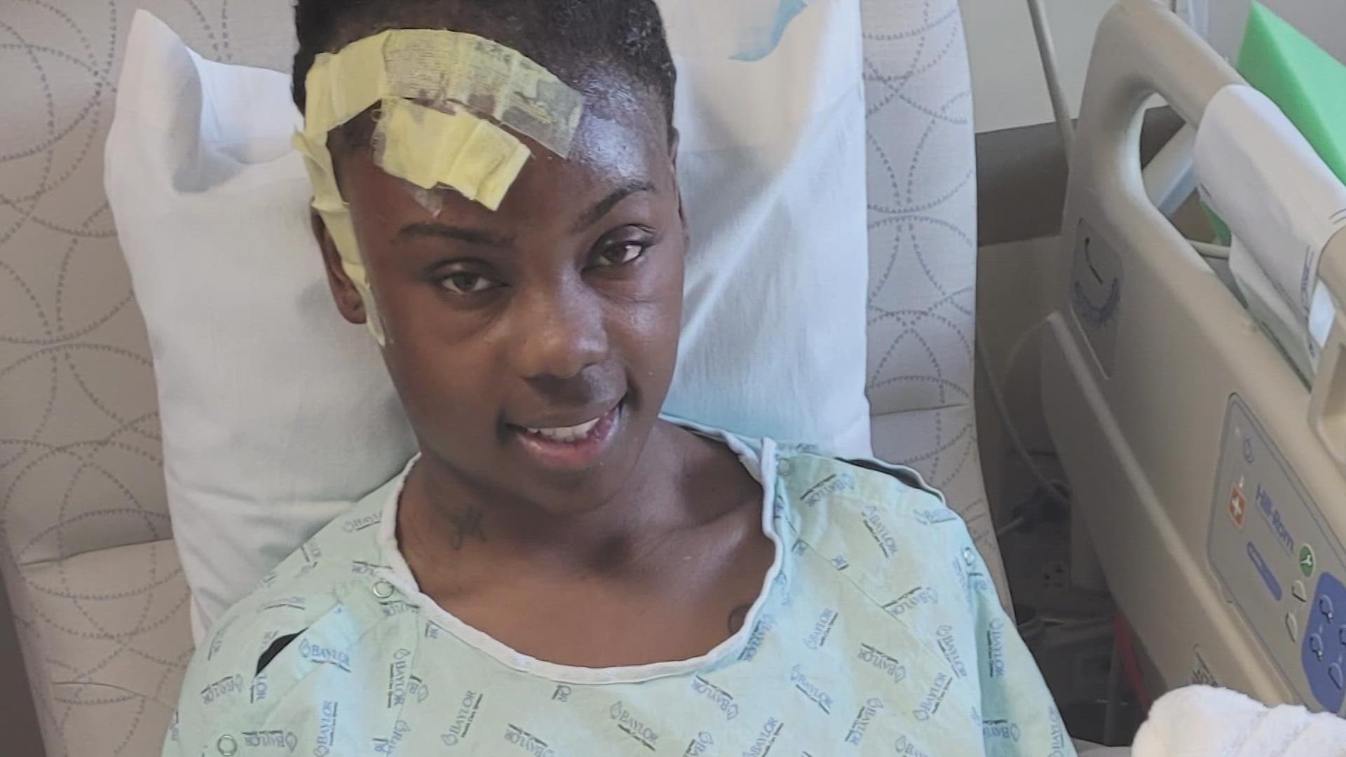 Jazmin Anderson’s mother told WFAA she was near the stage when she was shot.