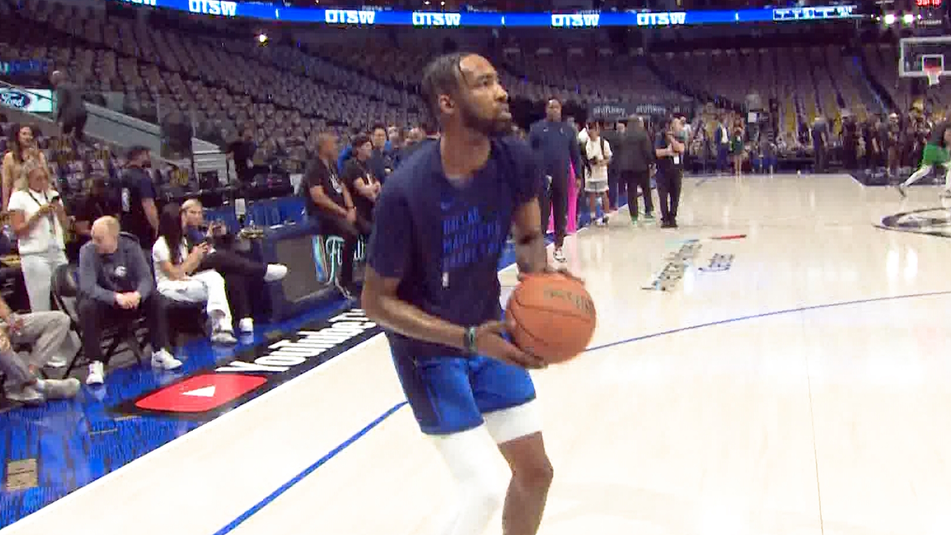 VIDEO Mavs Derrick Jones Jr. warms up before Game 4 of the 2024 NBA Finals