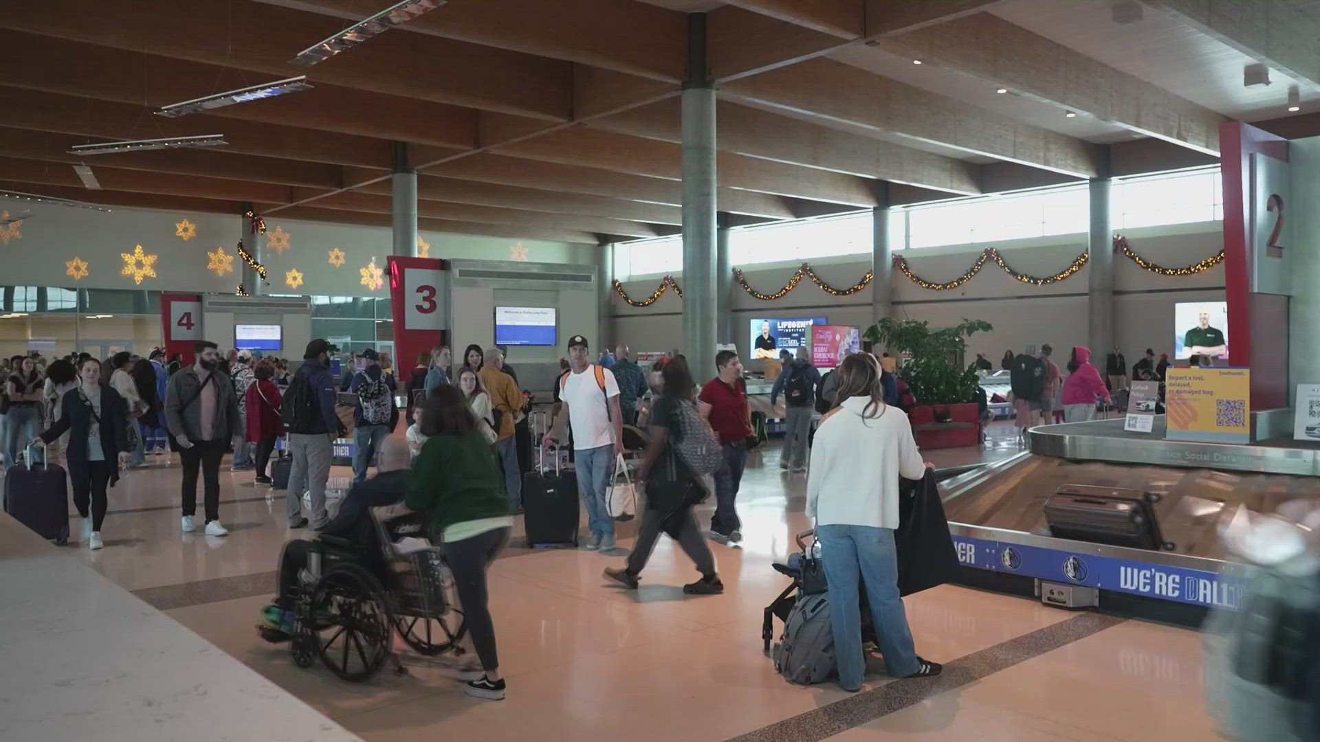 While a record Thanksgiving travel week is expected, things are looking relatively calm in North Texas. 