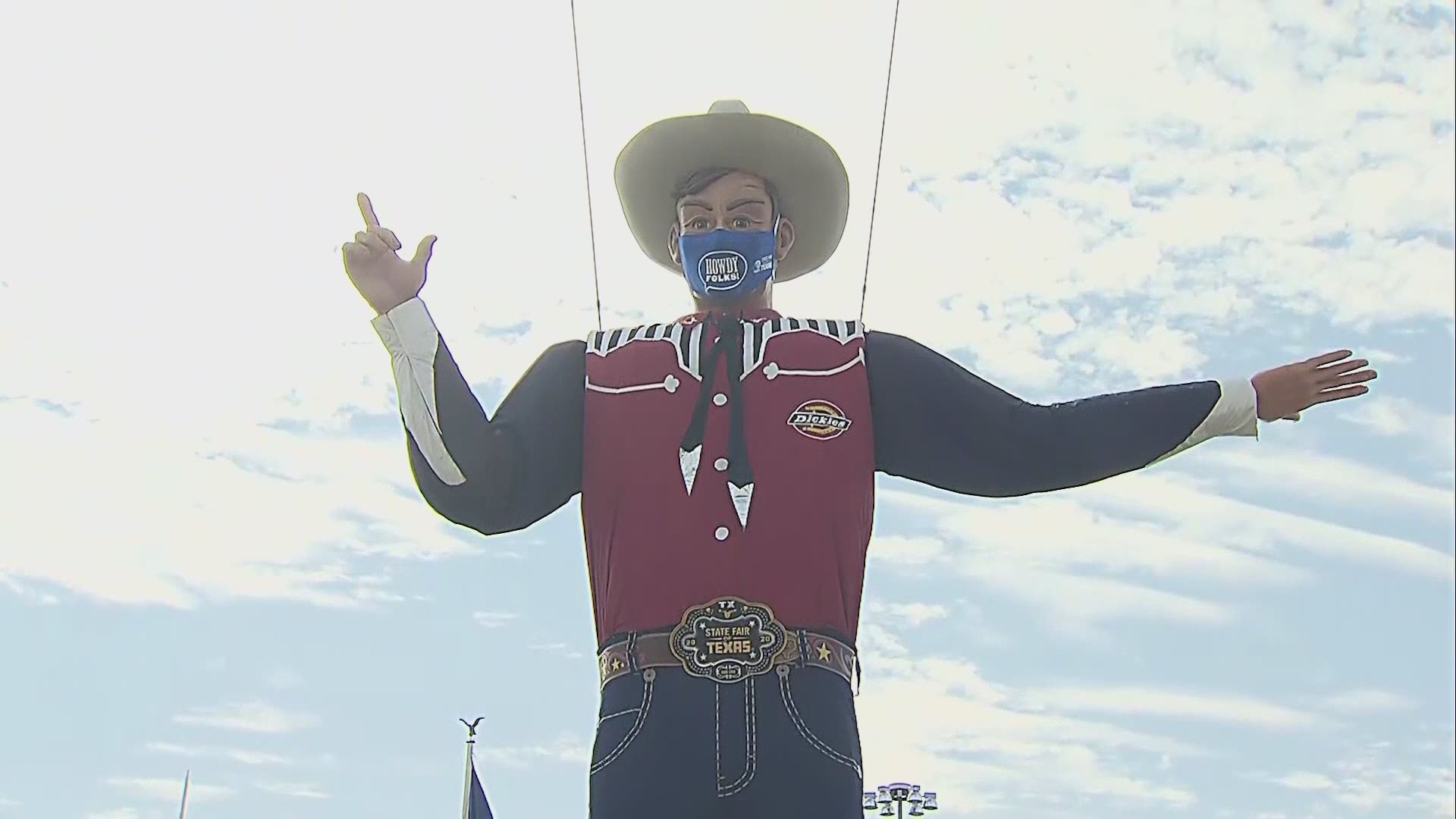 Even though the State Fair of Texas was canceled this year due to COVID-19, DFW residents can still get their annual picture with Big Tex and eat fair food.