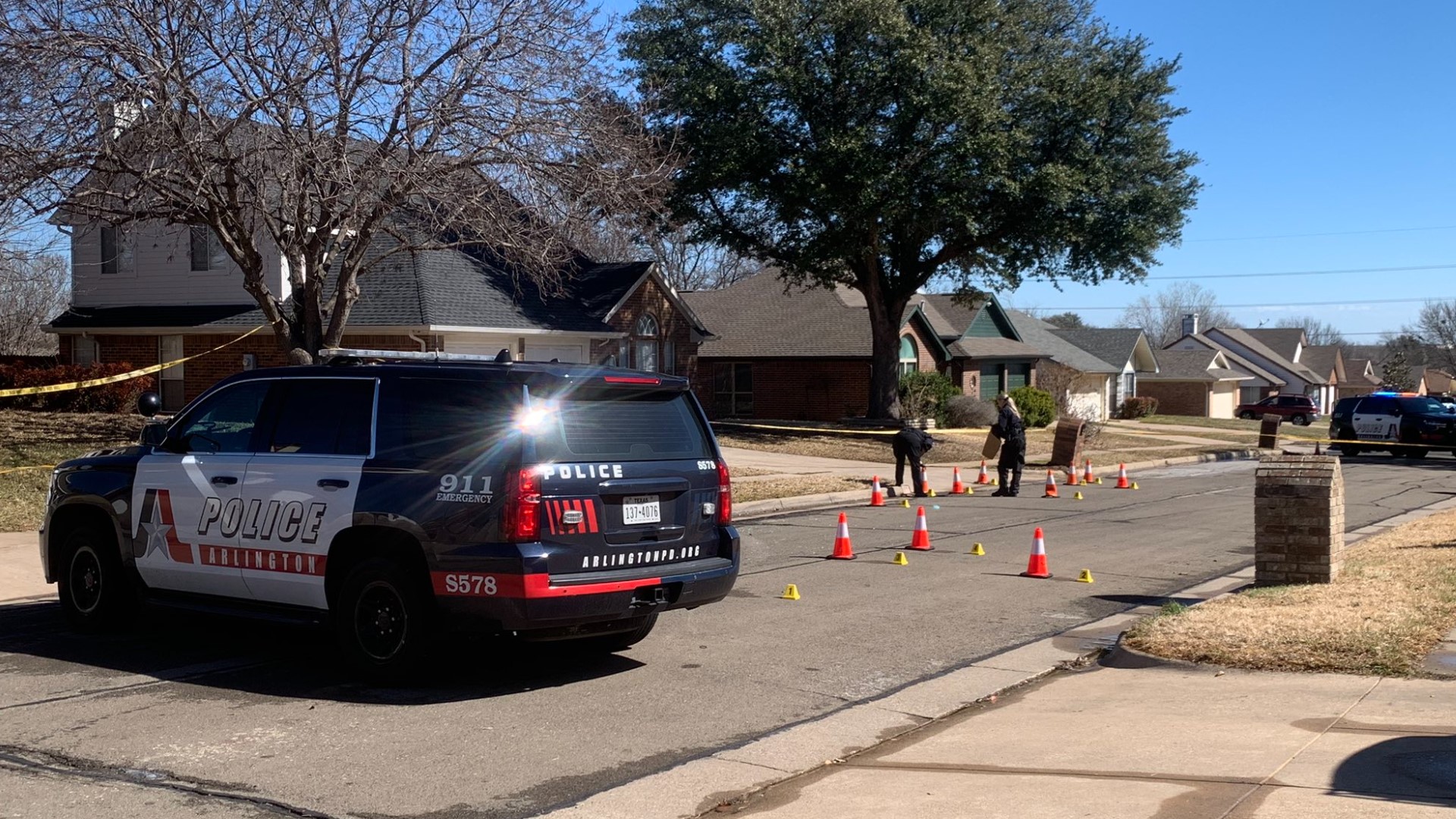 Police still searching for gunman who fatally shot Arlington man | wfaa.com